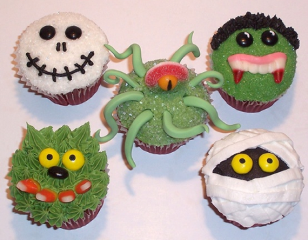 Halloween Cupcakes posted on Pinterest from cakeinfo.blogspot.com
