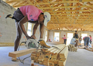 Women Build Project in Miami/miamiherald.com/photo: Marice Cohn Band/MH