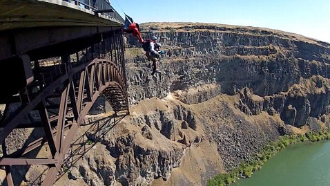 BASE-Jumper Dorothy Custer, 102-Years-Old