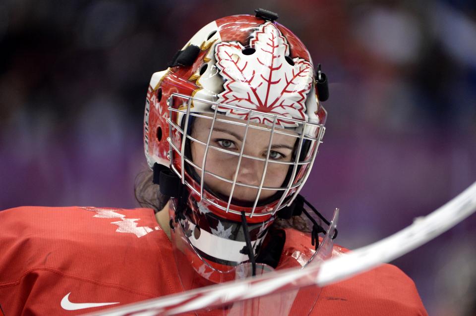 Shannon Szabados, Women's Hockey Star