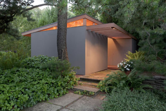 Tiny House in Portland designed by Pietro Bellluschi