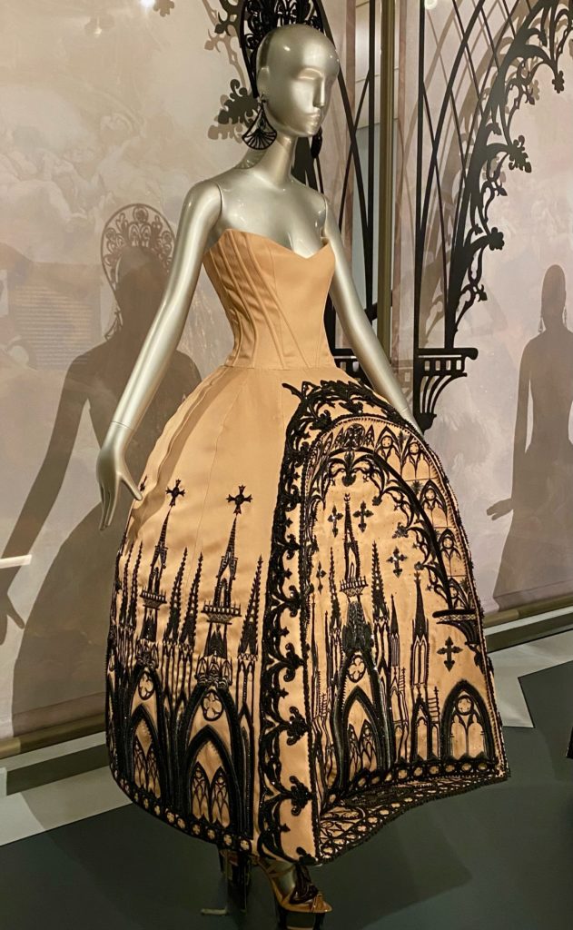 Guo Pei's silk and iron wire dress in her Architecture Collection/Legion of Honor, San Francisco/Photo: Wendy Verlaine