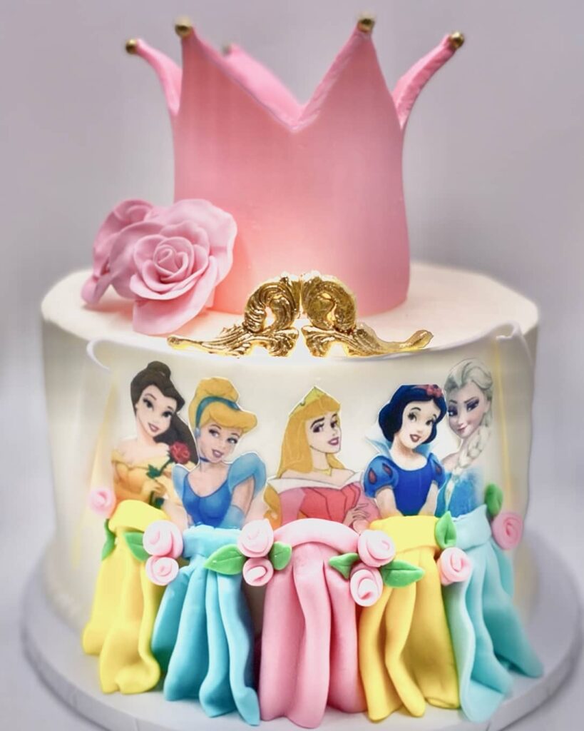 Disney cake with a Cinderella theme by Zoey Bakes (Maria Tereso) in Las Vegas | Photo Courtesy of Maria Tereso | The Women's Eye 